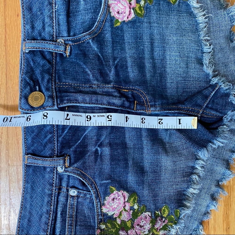 American Eagle cut off shorts size 8